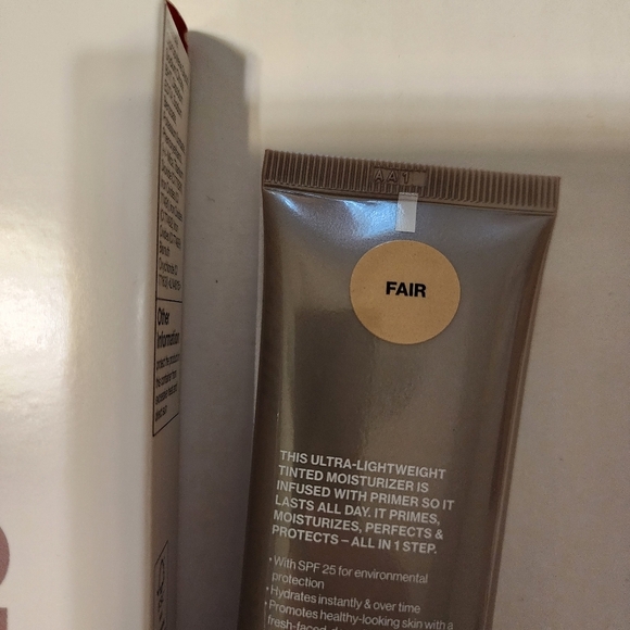 Smashbox Halo Healthy Glow All-In-One Tinted Moisturizer FAIR  SPF 25 w… - Picture 5 of 6
